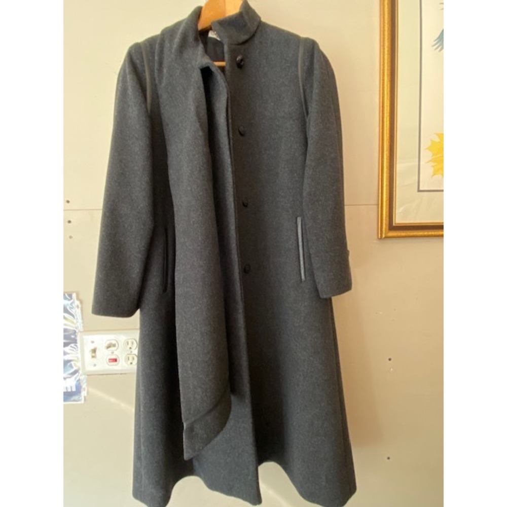 Pavilion Vintage Gray 100% Pure Wool Overcoat Made in USA with Scarf Woman 6